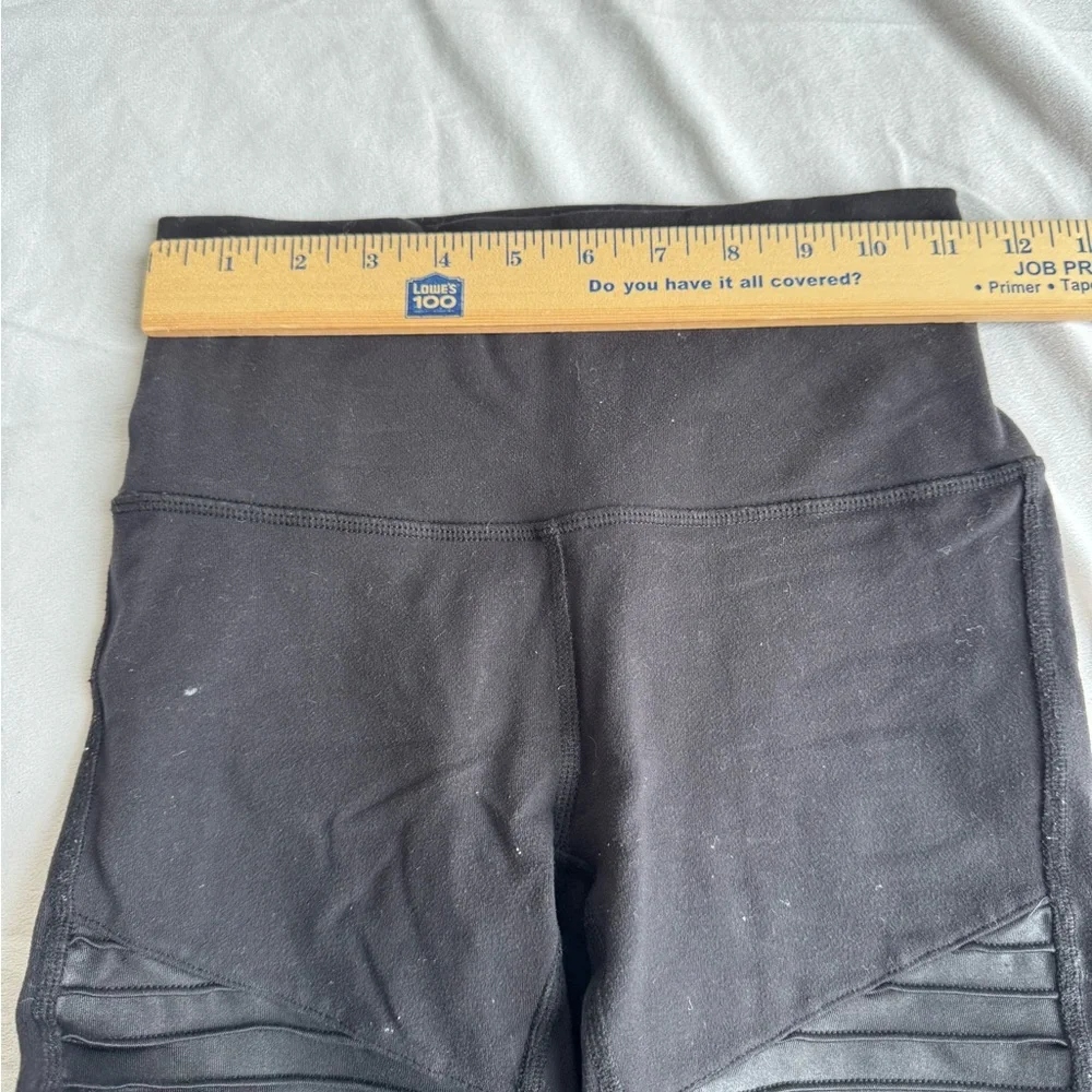 ALO YOGA High-Waist Moto‎ Legging Black woman XS sculpts lifts gorpcore